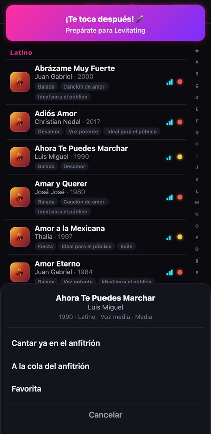 El teléfono de un invitado explorando el cancionero, con el aviso de Eres el siguiente del host