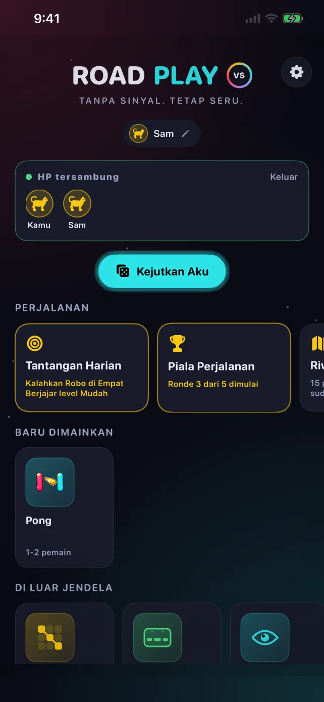 Layar utama RoadPlay dengan dua HP tersambung, tantangan harian, dan Piala Perjalanan