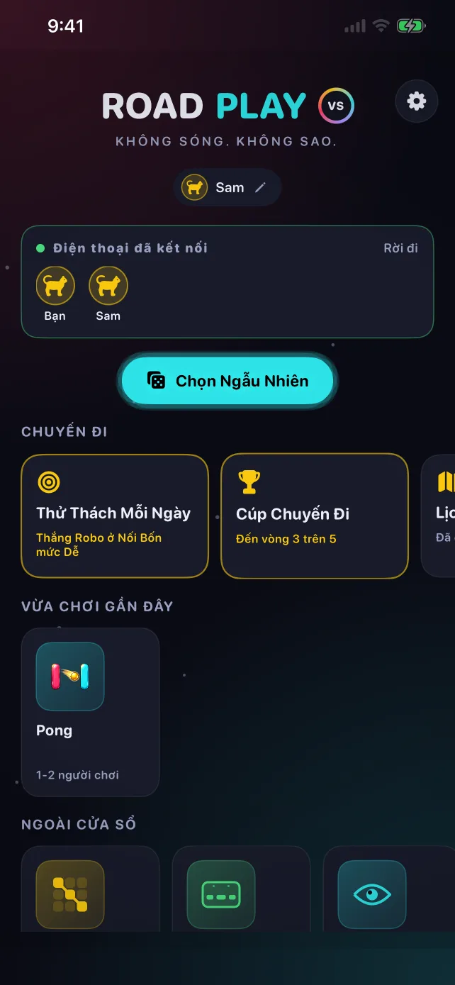 Màn hình chính RoadPlay với hai điện thoại đã kết nối, thử thách mỗi ngày và Cúp Chuyến Đi